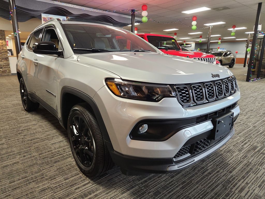 2025 Jeep Compass Latitude's photo