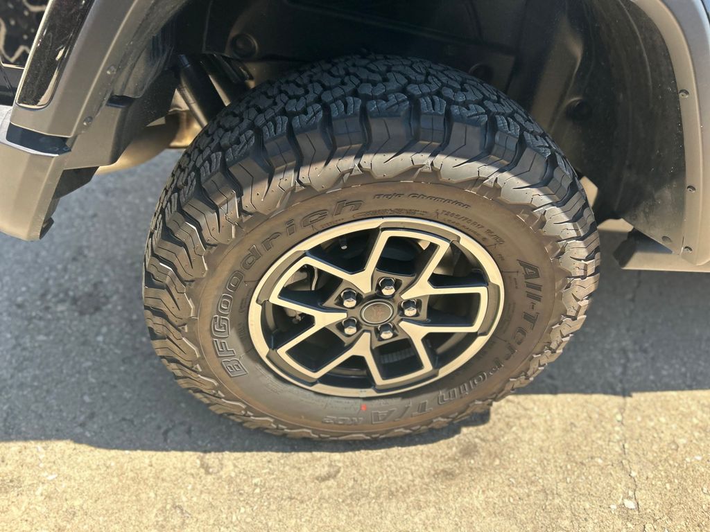 2025 Jeep Wrangler 4-Door Rubicon - Photo 35