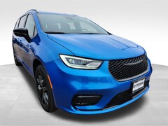 2026 Chrysler Pacifica SELECT AWD Passenger Van
