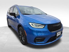 2026 Chrysler Pacifica LIMITED AWD Passenger Van