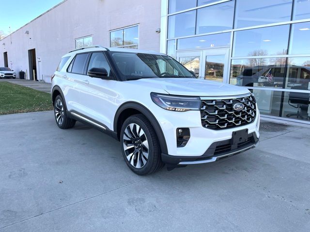 2026 Ford Explorer Platinum's photo