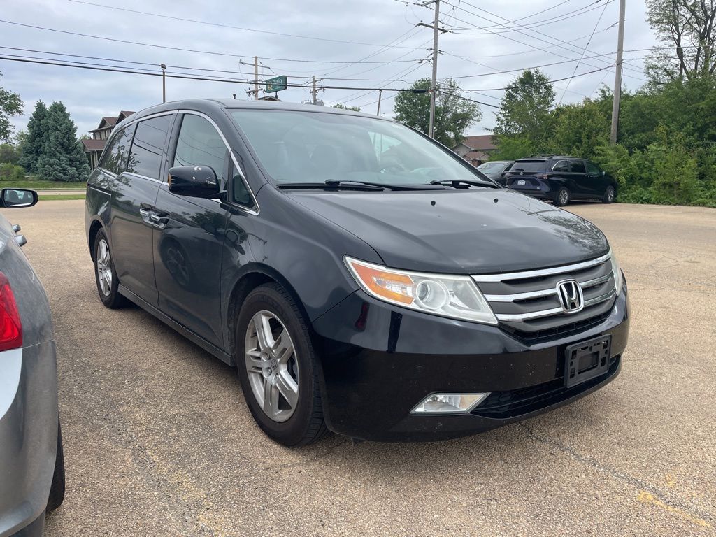 2013 Honda Odyssey Touring's photo