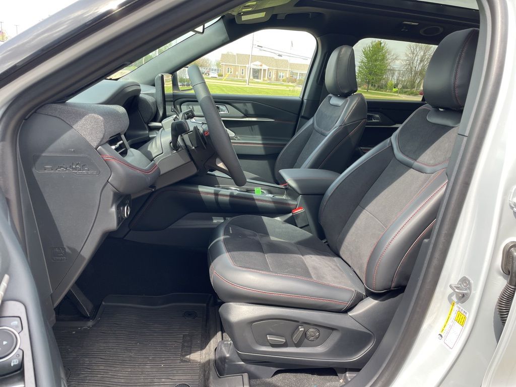 2026 Ford Explorer ST - Photo 8