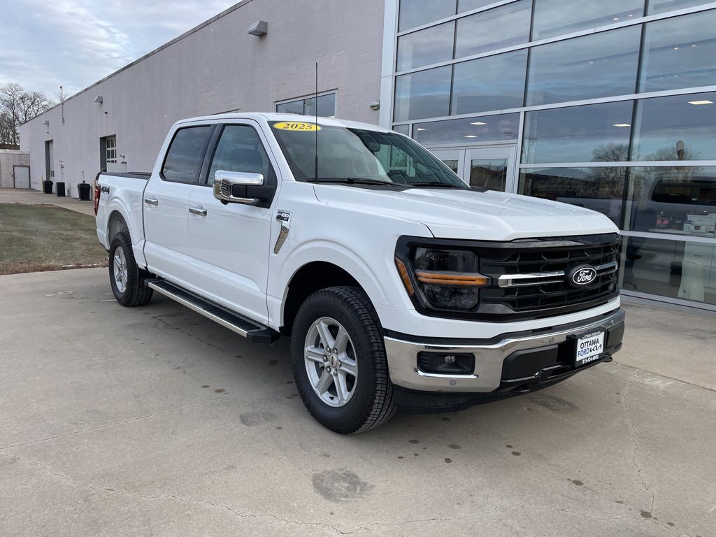 2025 Ford F-150 XLT's photo