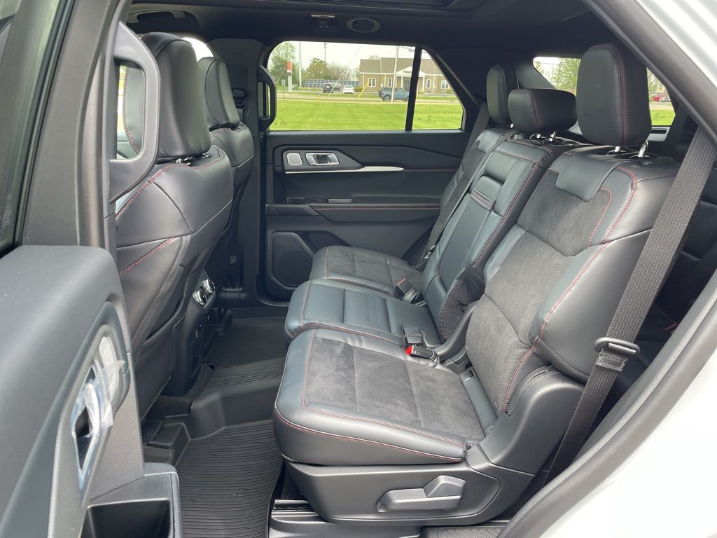 2026 Ford Explorer ST - Photo 15