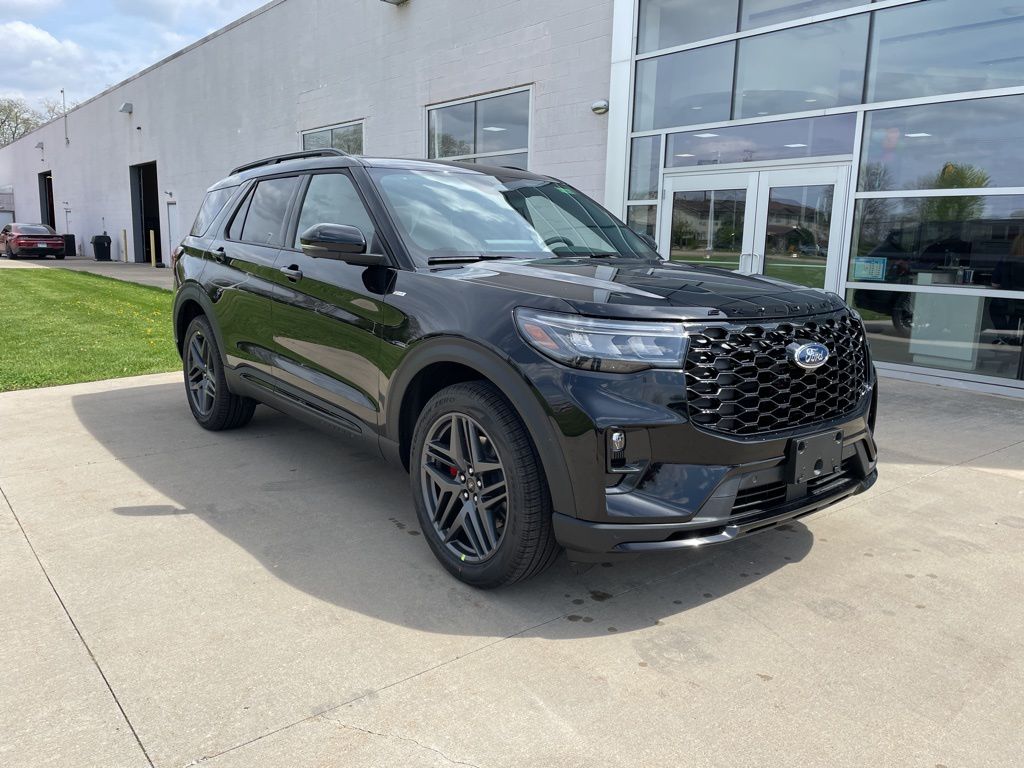 2026 Ford Explorer ST-LINE 4WD's photo