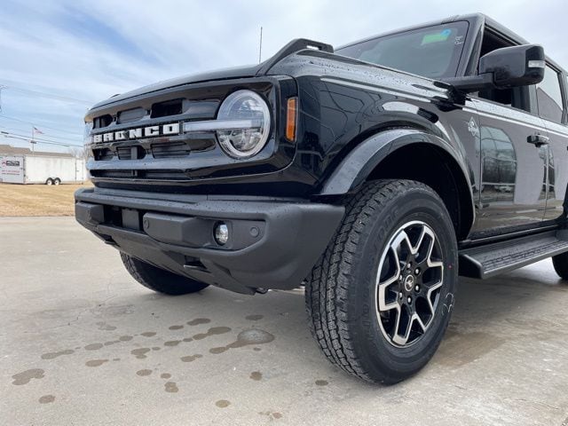 2025 Ford Bronco 4-Door Outer Banks - Photo 14