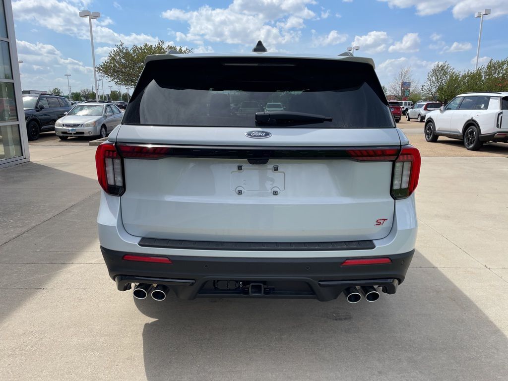2026 Ford Explorer ST - Photo 6