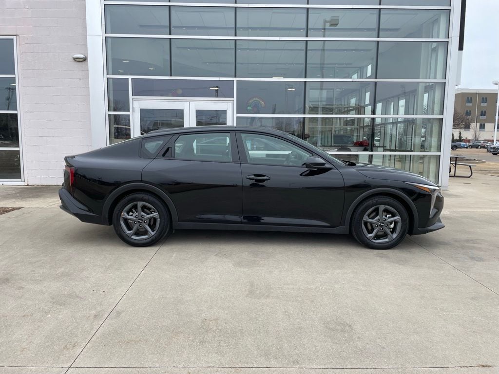 Used 2025 Kia K4 LXS Sedan