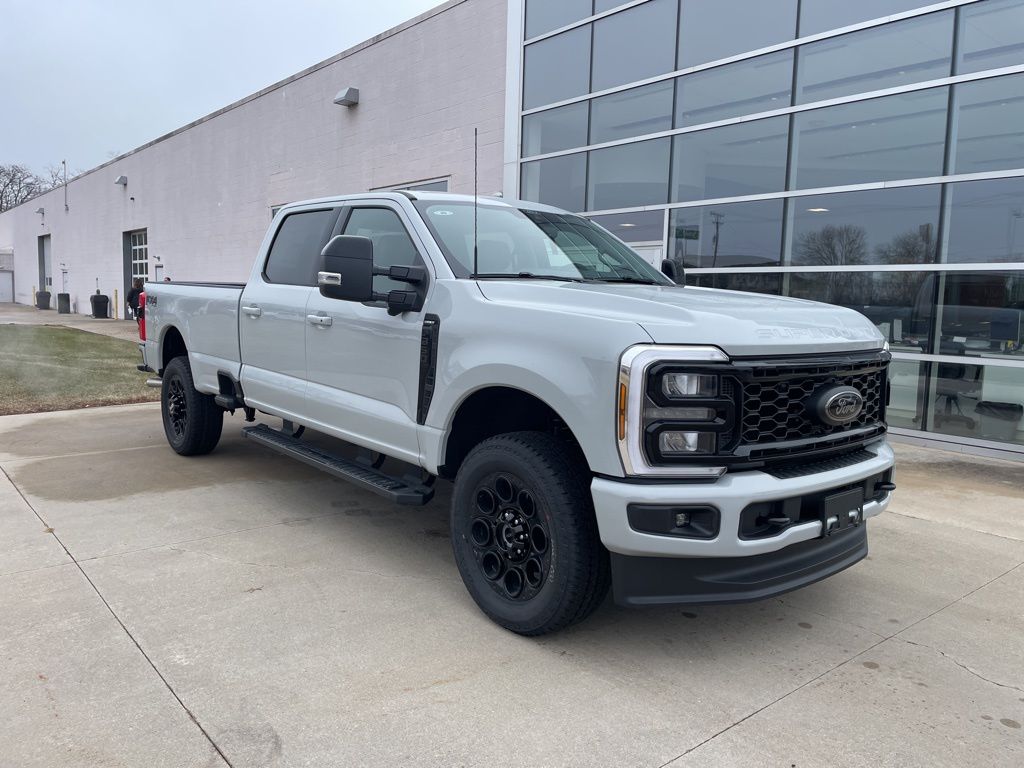 2026 Ford F-350 Super Duty Lariat's photo