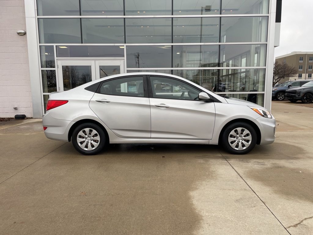 Used 2017 Hyundai Accent SE Sedan