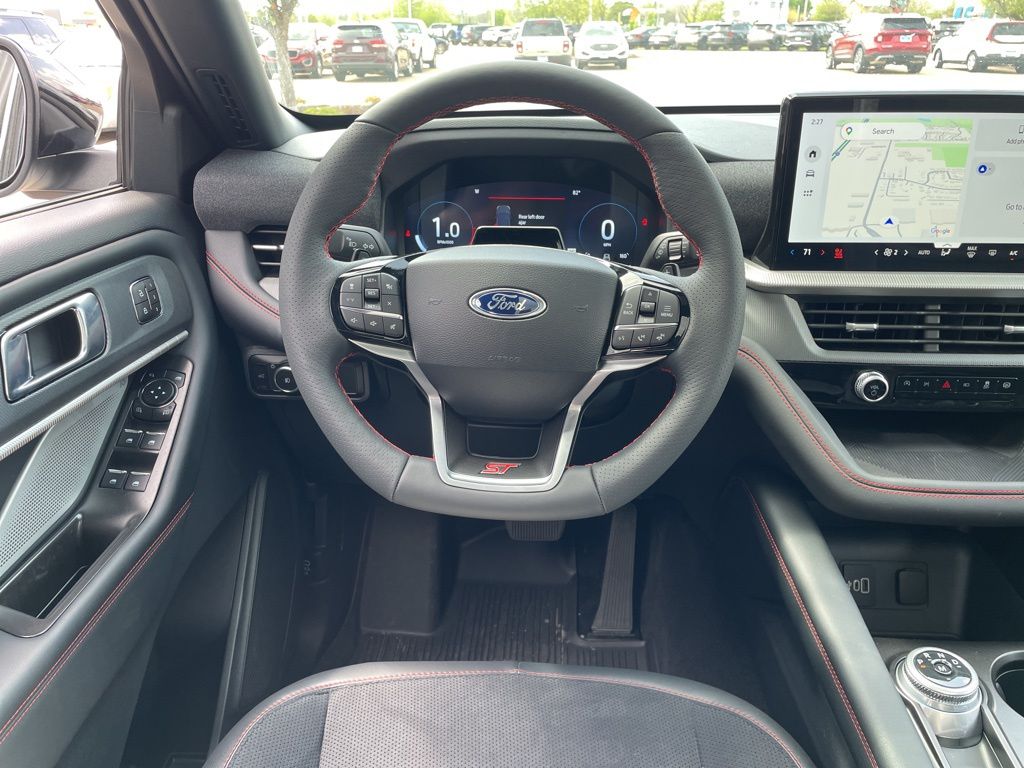2026 Ford Explorer ST - Photo 13
