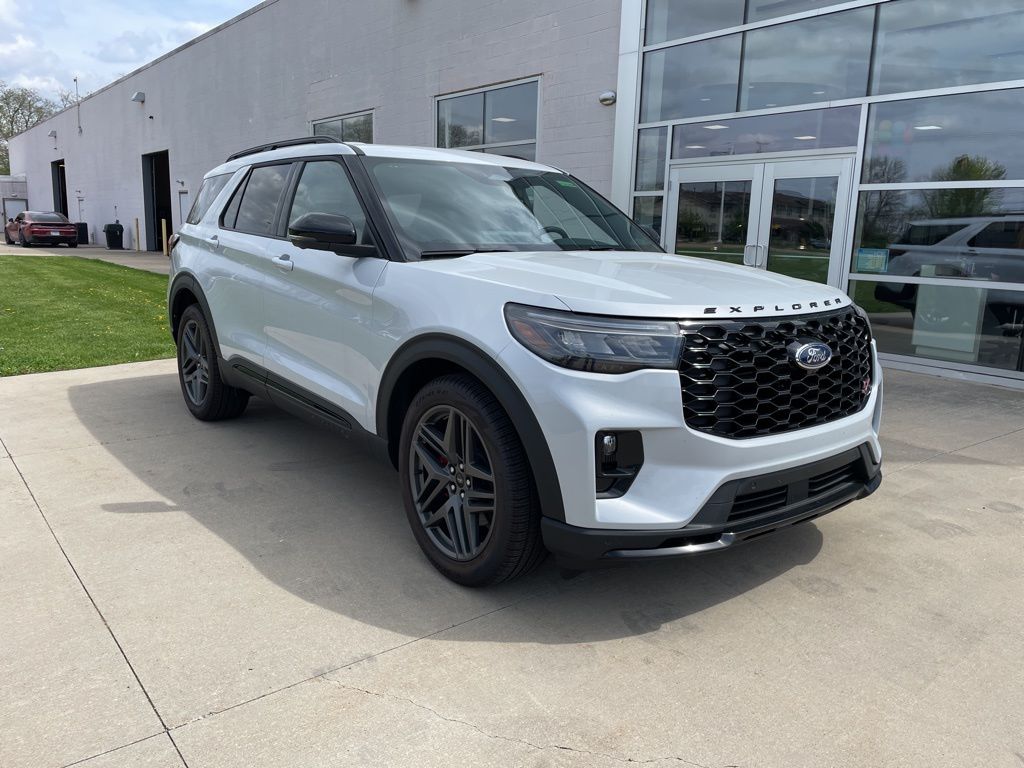 2026 Ford Explorer ST 4WD's photo