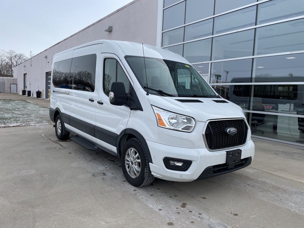 2022 Ford Transit Passenger Van's photo