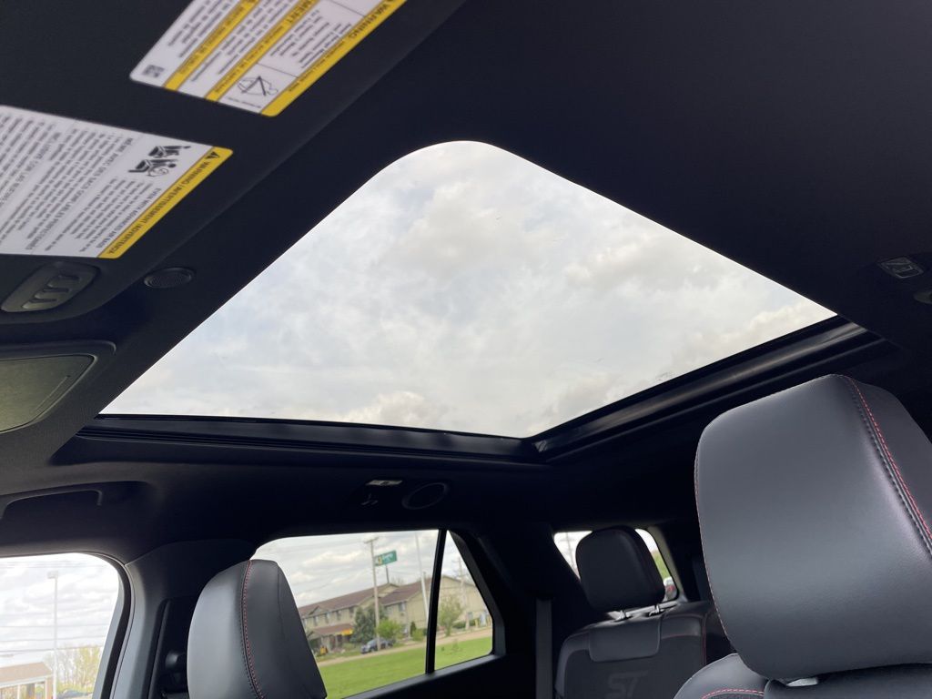 2026 Ford Explorer ST - Photo 10