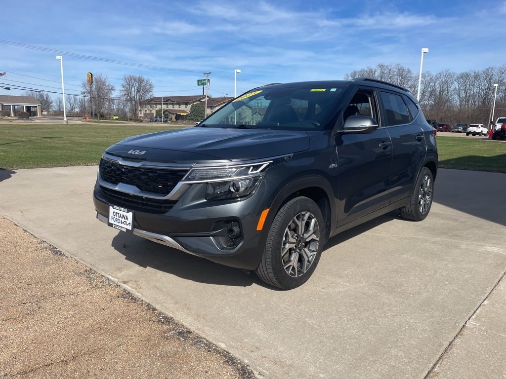 Used 2023 Kia Seltos EX SUV