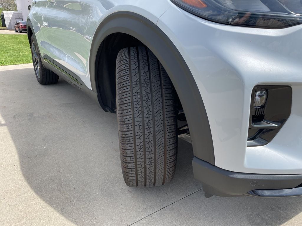 2026 Ford Explorer ST - Photo 19