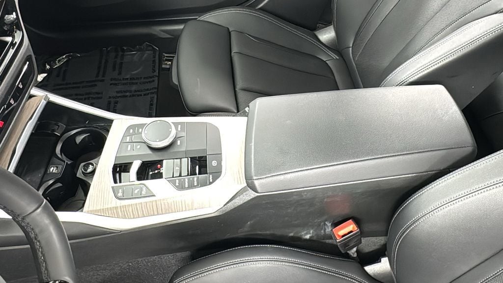 2025 BMW 3 Series 330i - Photo 32