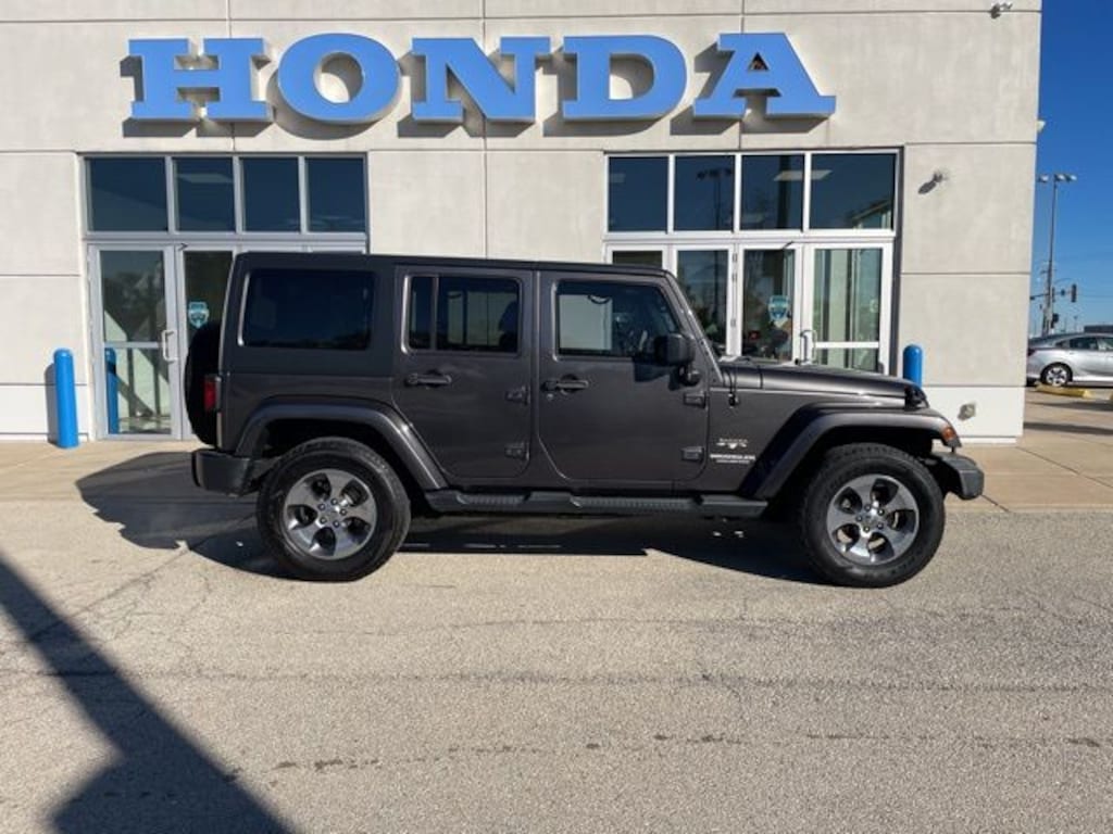 Used 2016 Jeep Wrangler JK Unlimited Sahara 4x4 SUV