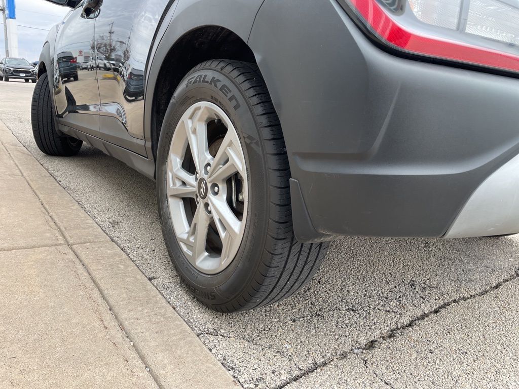 2023 Hyundai Kona SEL - Photo 18