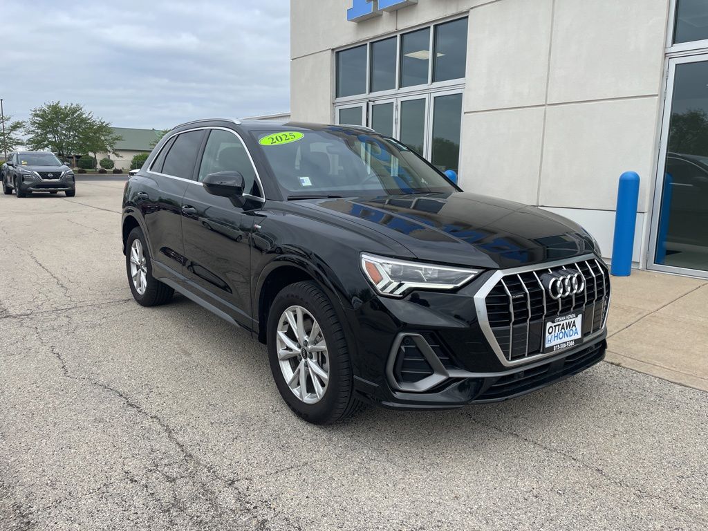 2025 Audi Q3 45 TFSI S Line Premium quattro's photo