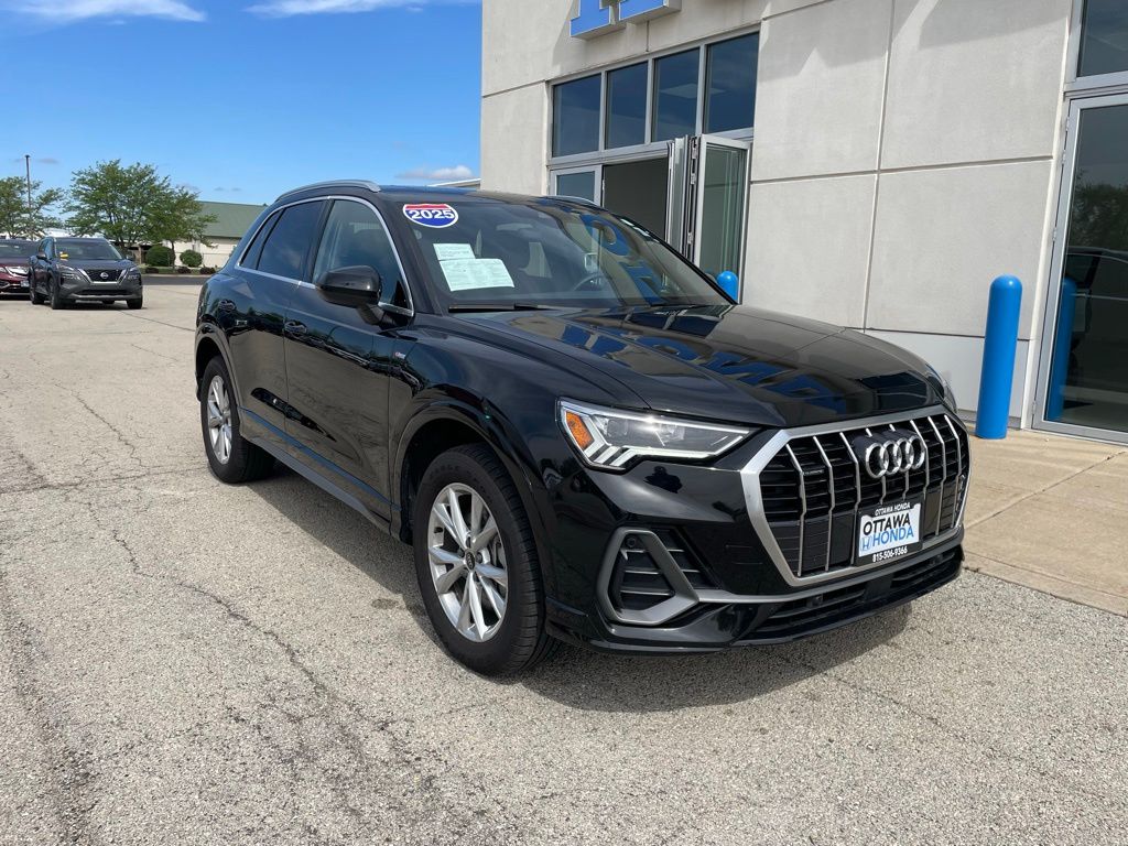2025 Audi Q3 45 TFSI S Line Premium quattro's photo