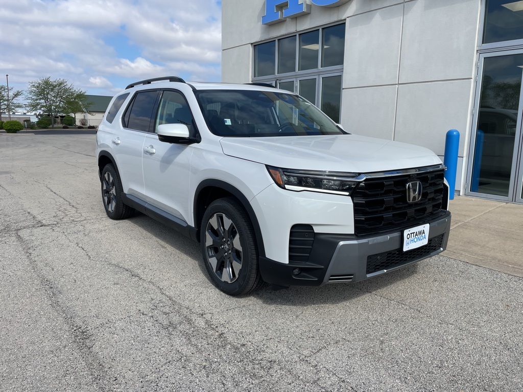 2026 Honda Pilot Touring AWD's photo