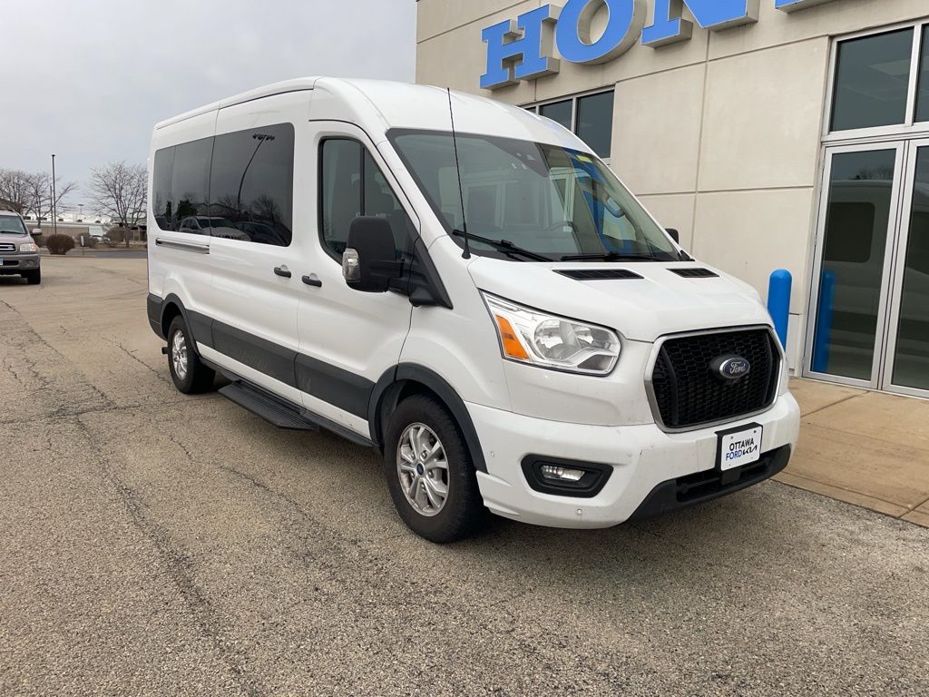 2022 Ford Transit Passenger Van's photo