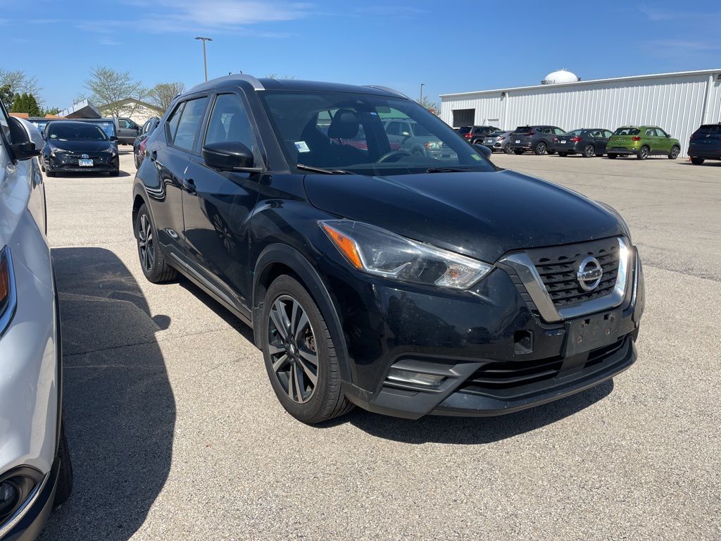 2020 Nissan Kicks SR