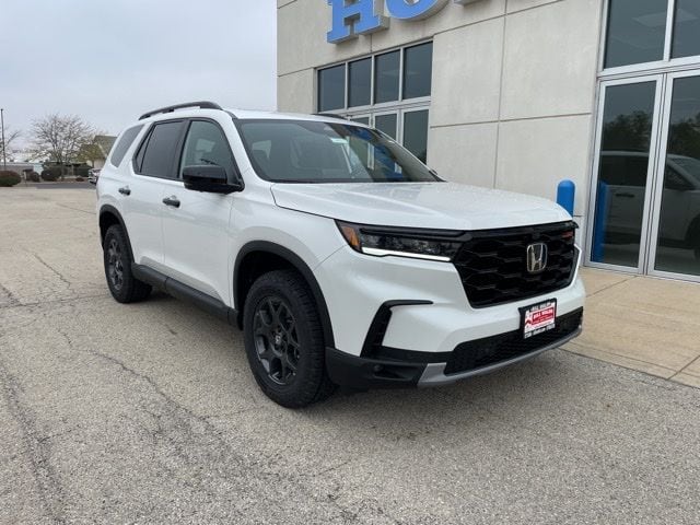 2025 Honda Pilot TrailSport's photo
