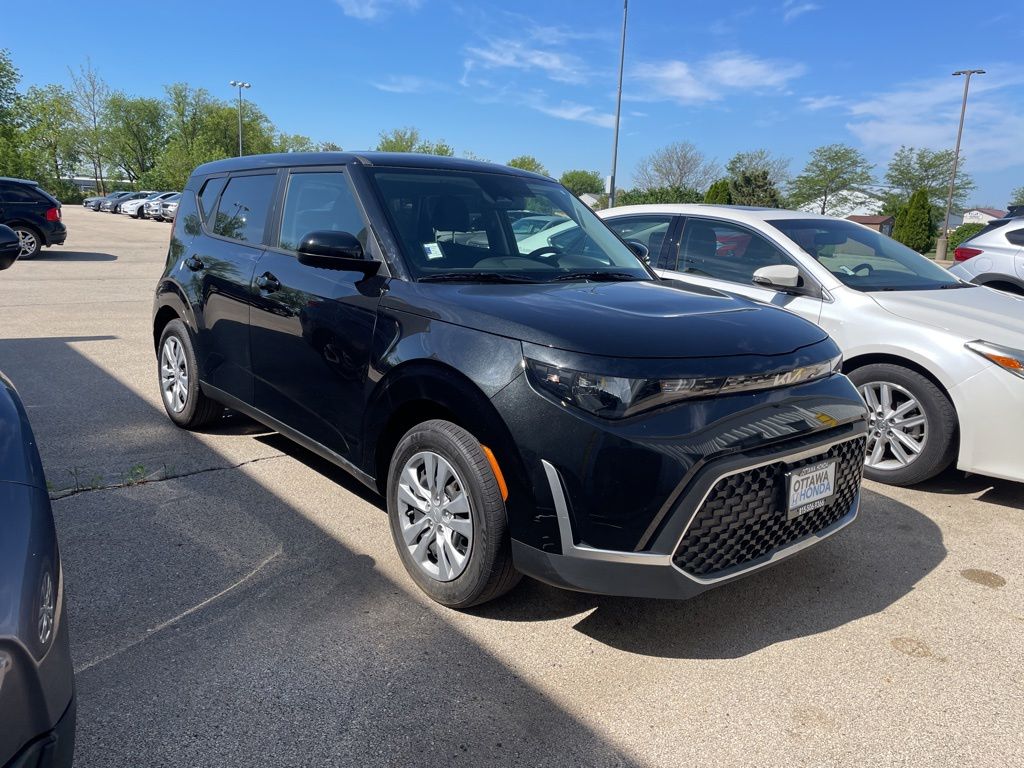 2025 Kia Soul 2.0L LX IVT's photo