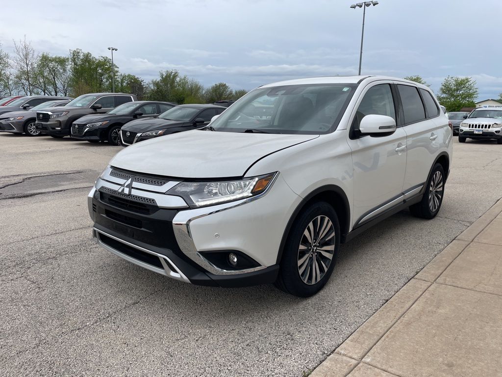 Used 2020 Mitsubishi Outlander SE with VIN JA4AZ3A35LZ008237 for sale in Ottawa, IL