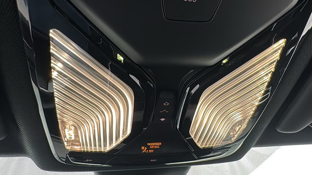 2025 BMW 3 Series 330i - Photo 29