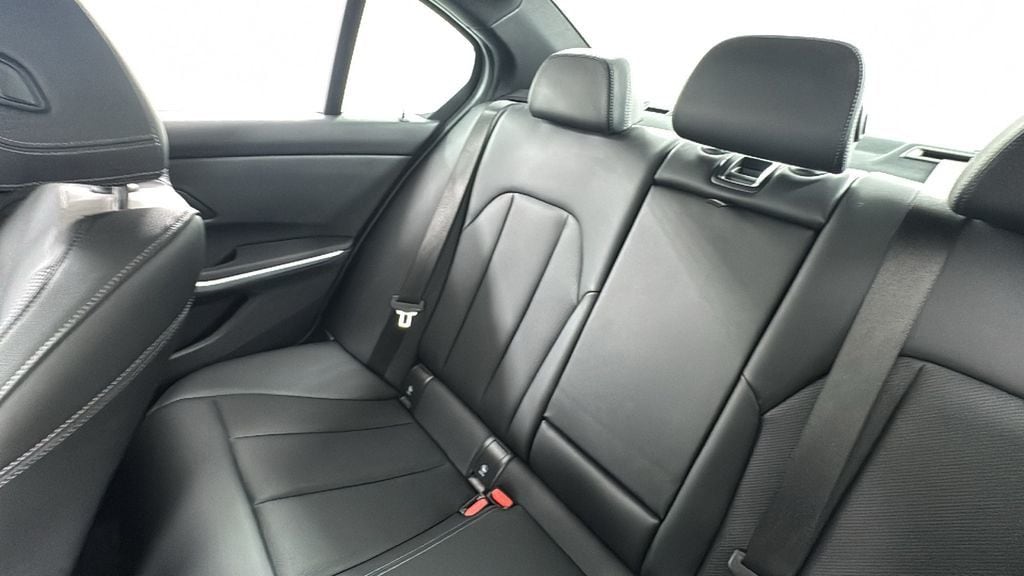 2025 BMW 3 Series 330i - Photo 14