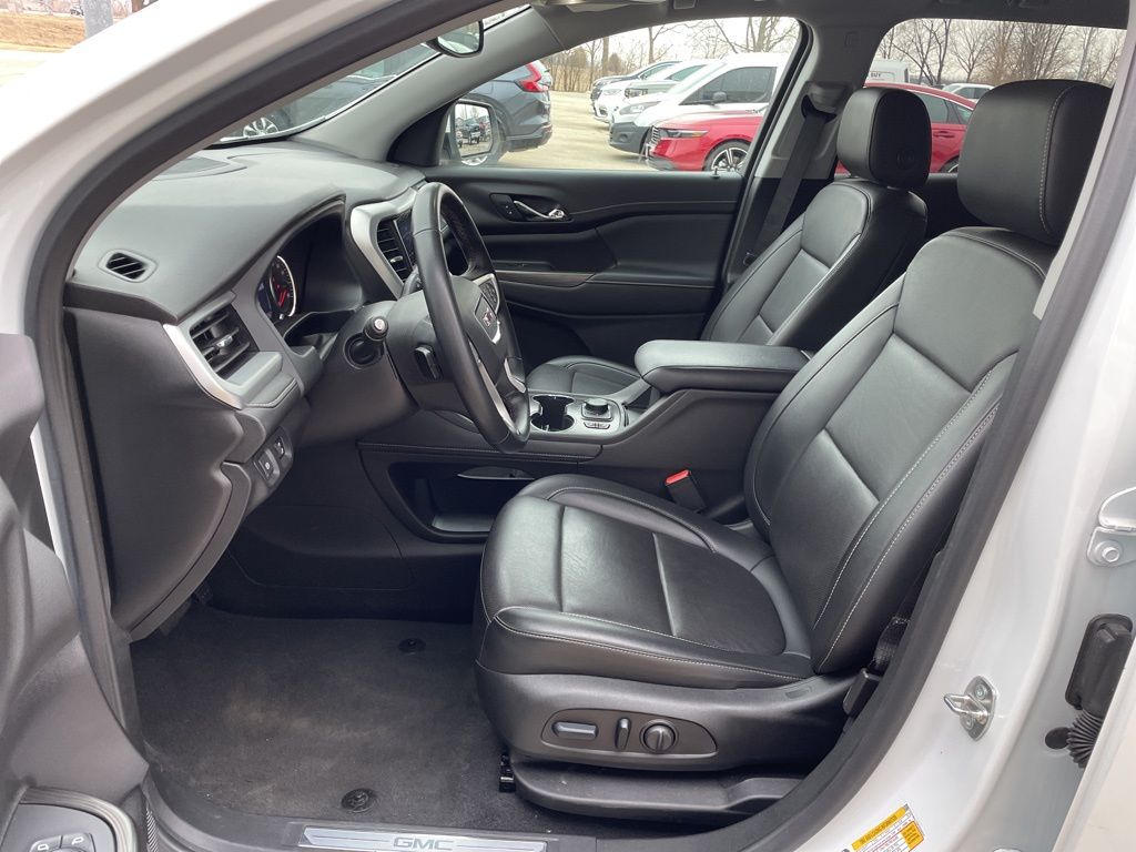 2023 GMC Acadia SLT - Photo 8