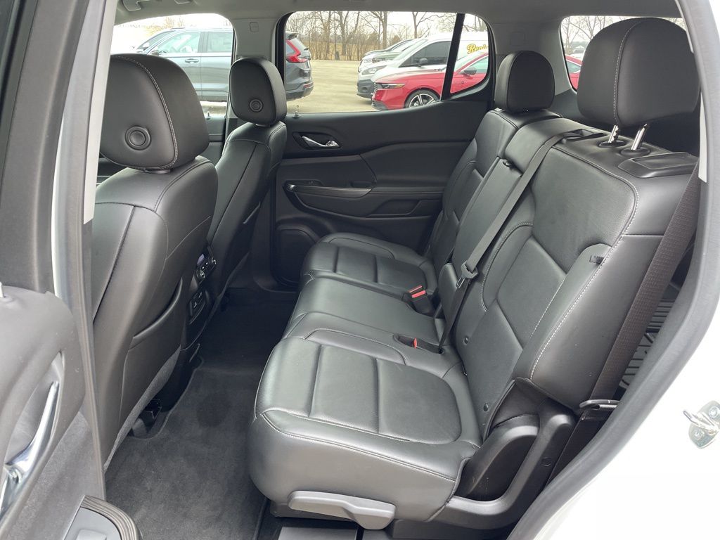 2023 GMC Acadia SLT - Photo 10