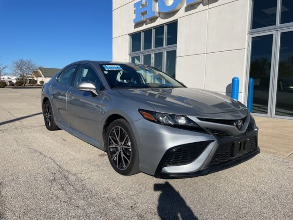Used 2024 Toyota Camry SE Sedan