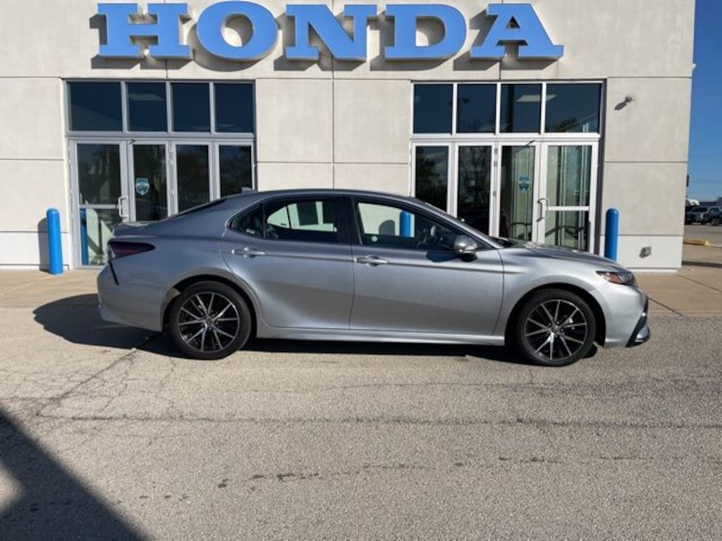 Used 2024 Toyota Camry SE Sedan