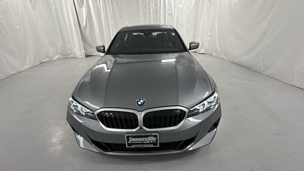 2025 BMW 3 Series 330i - Photo 8