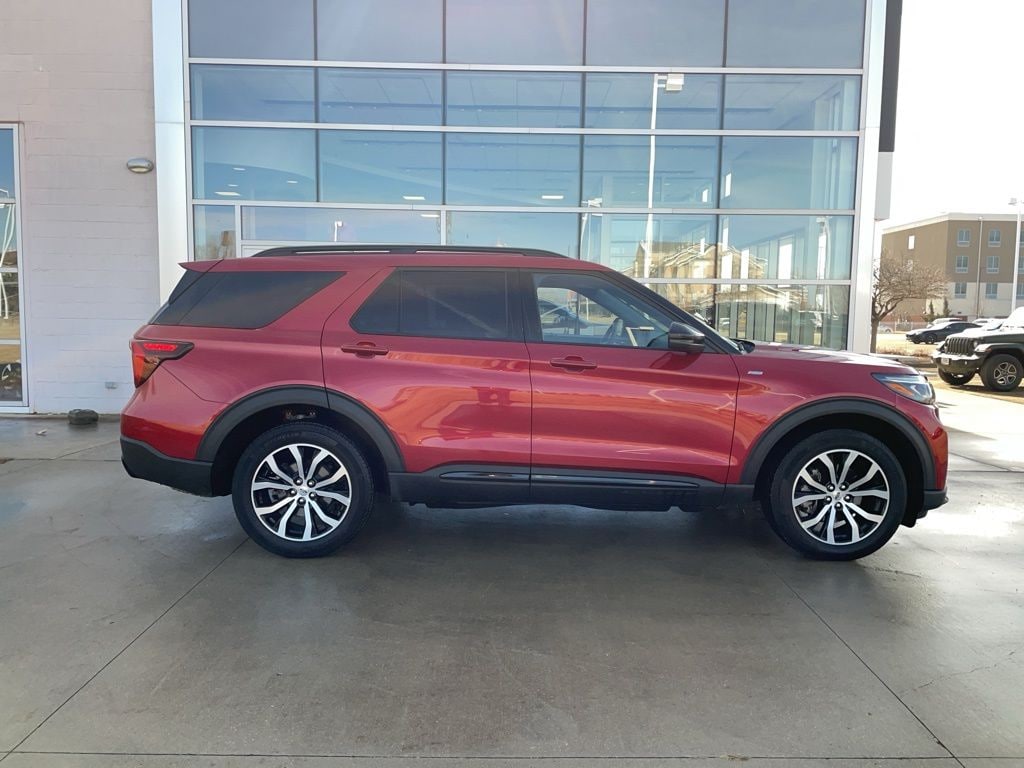 Used 2025 Ford Explorer ST-Line SUV