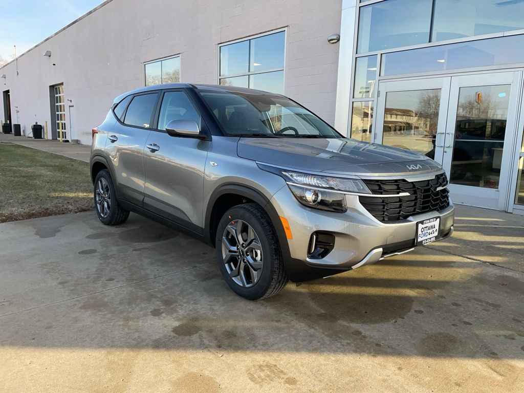 2026 Kia Seltos LX's photo