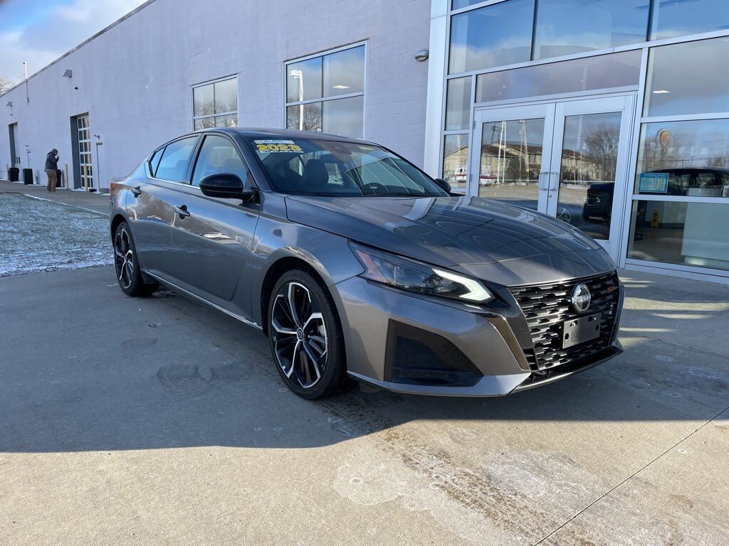 Used 2023 Nissan Altima 2.5 SR Sedan