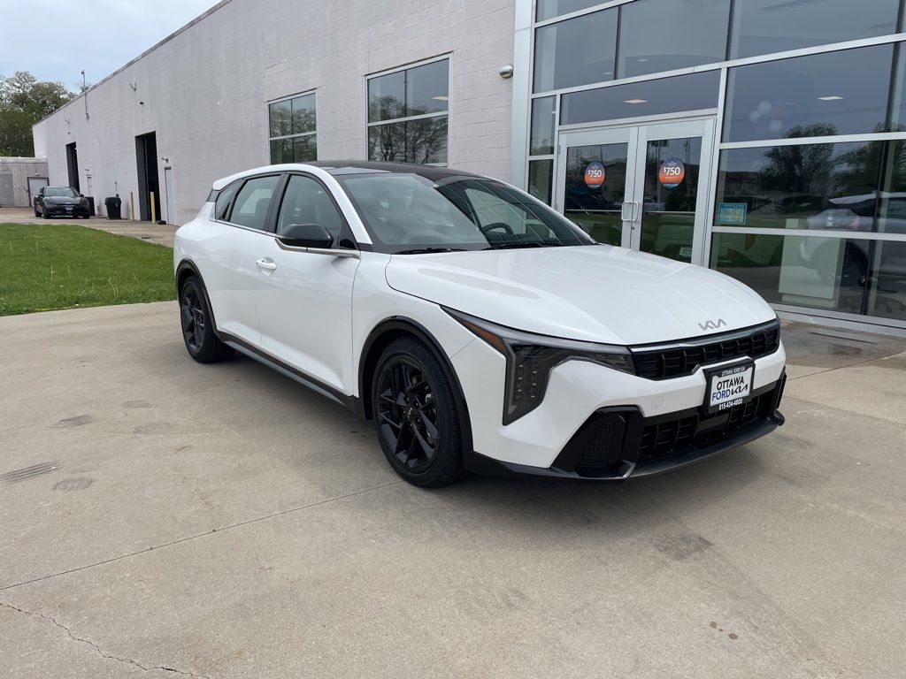 2026 Kia K4 GT-Line Turbo AT Hatchback's photo