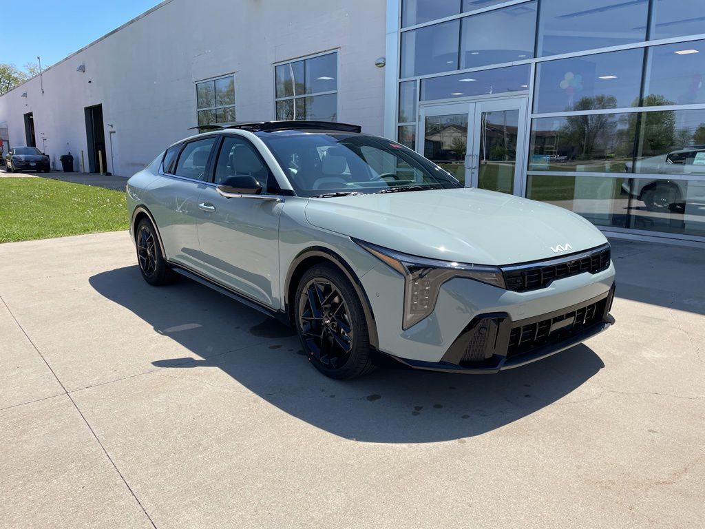 2026 Kia K4 GT-Line Turbo AT's photo