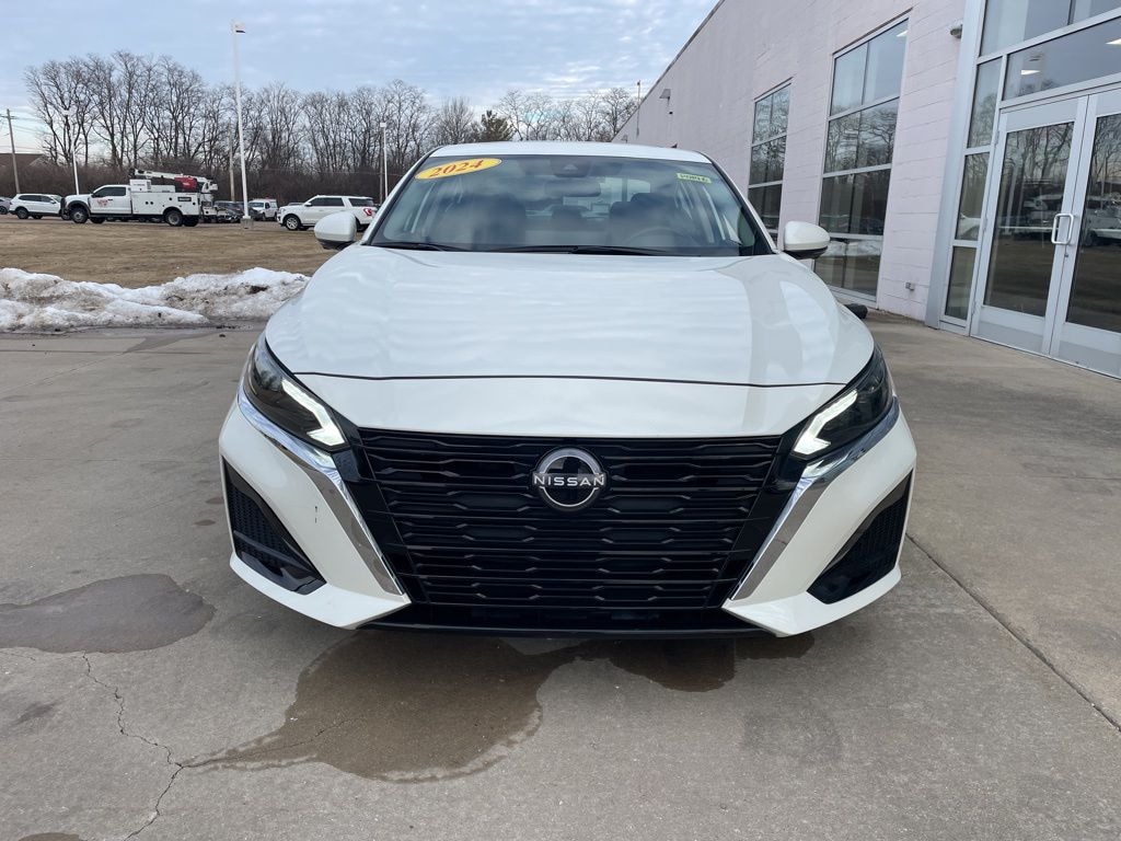 Used 2024 Nissan Altima 2.5 SL Sedan