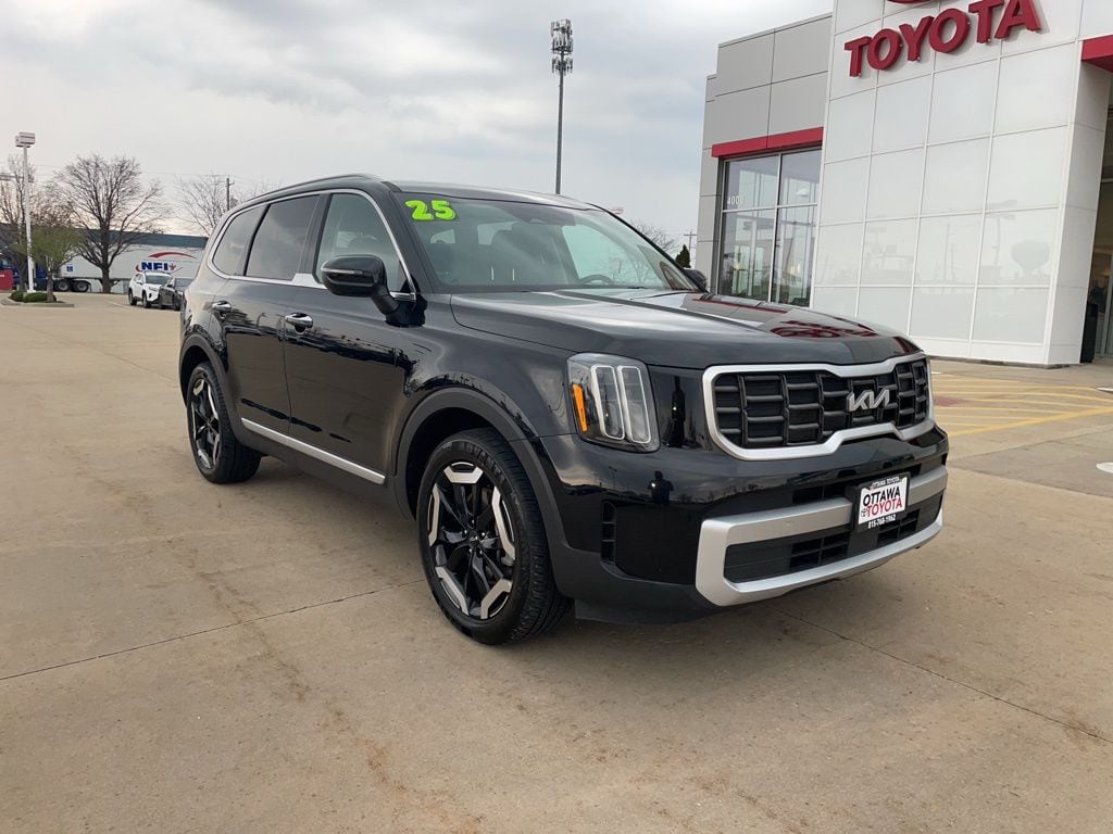 2025 Kia Telluride S AWD's photo