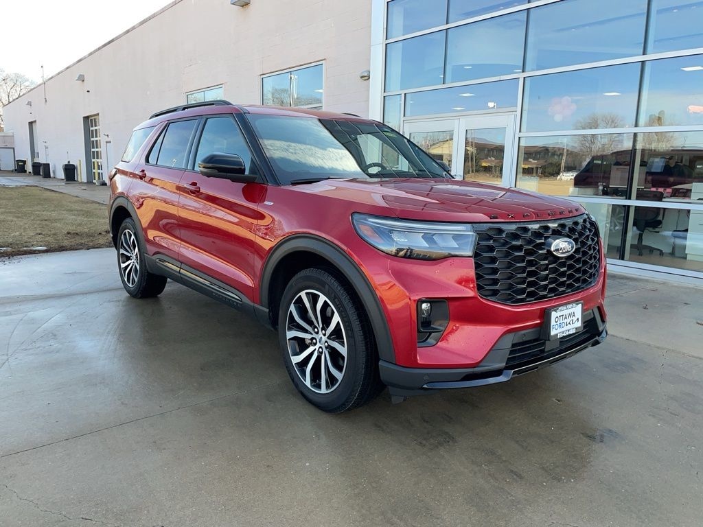 Used 2025 Ford Explorer ST-Line SUV