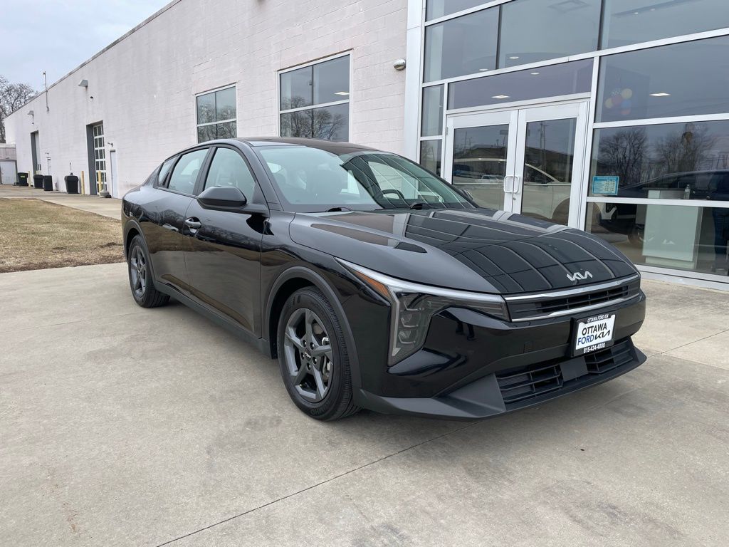 2025 Kia K4 LXS