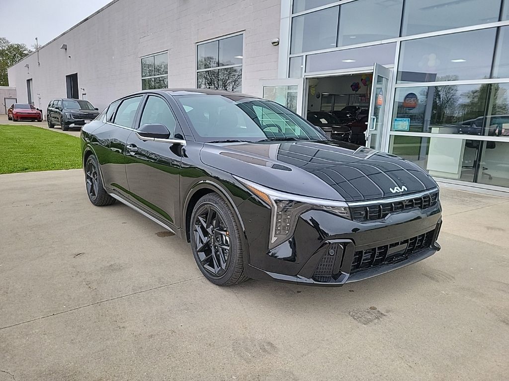 2026 Kia K4 GT-Line Turbo AT's photo