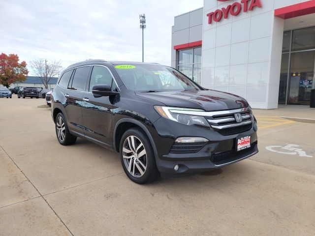 2016 Honda Pilot Touring's photo